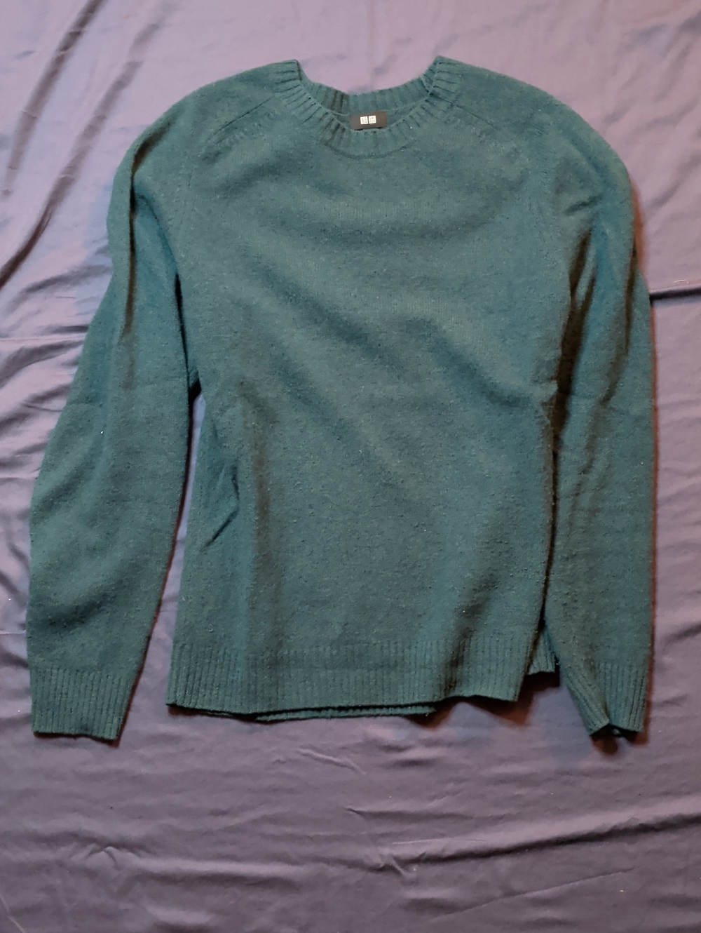 Uniqlo Men's Crewneck Sweater in Teal